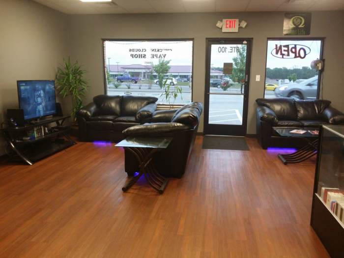 Chuckin' Clouds Vape Shop, Vaporizers, Vape Juice in Clarksville, TN