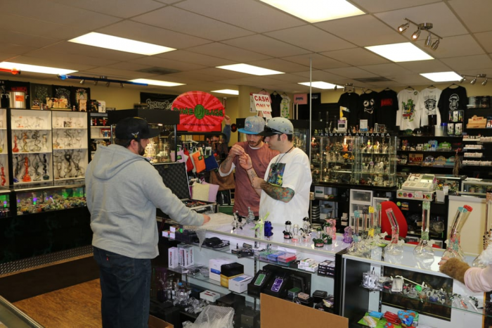 42 Degrees Smoke Shop, Tobacco, Vapes, Glass Pipes in Medford, OR