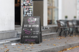 elfbar nachfüll pod läuft aus Smoke Shops in Valencia, California
