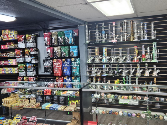 eazy a smoke & vape Eazy A Smoke & Vape, 1169 Harlow Rd, Springfield, OR 97477, US main image 0