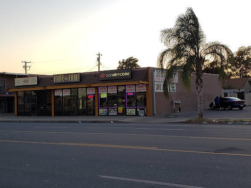 Chester Wireless + Discounts Smoke Shop, Tobacco, Vapes in Bakersfield, CA