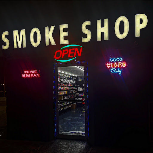 Fly Smoke Shop Channelside, Tobacco, Vapes, Glass Pipes in Tampa, FL