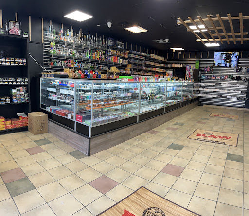 Luxury Vibes Smoke Shop, Tobacco, Vapes, Glass Pipes in Hartford, CT