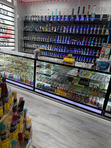 smoke shop vape Wake'n Bake Smoke Shop Offers Tobacco in Boulder, CO 80303 main image 0