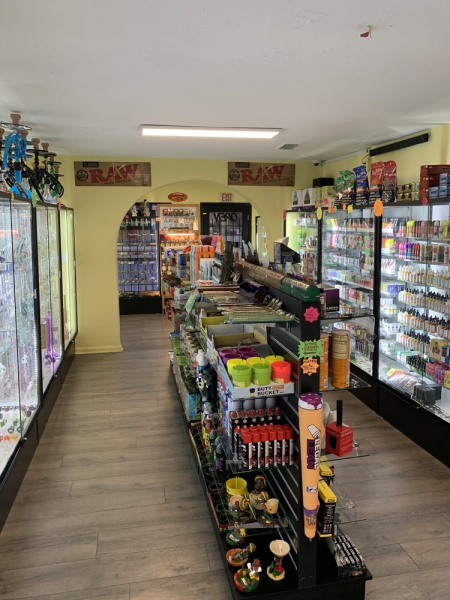 The Good Life Smoke Shop, Tobacco, Vapes, Glass Pipes in Tampa, FL