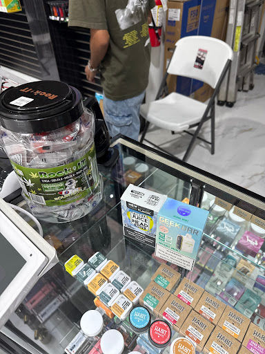 Seven Heaven Smoke Shop, Tobacco, Vapes, Glass Pipes in Houston, TX