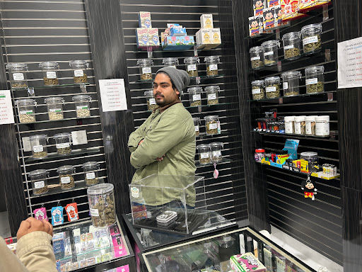 Seven Heaven Smoke Shop, Tobacco, Vapes, Glass Pipes in Houston, TX