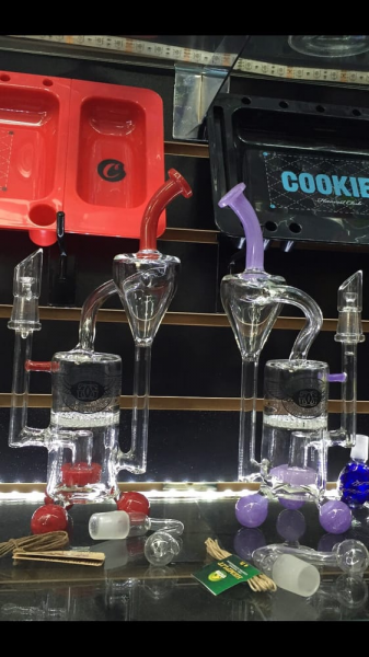 Dulee's Tobacco Smoke Shop, Tobacco, Vapes, Glass Pipes in Watsonville, CA