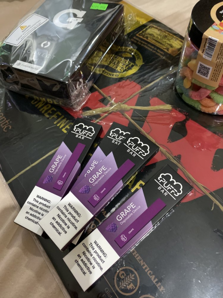 are juul pods dangerous The FDA is allowing vaping brand Juul to keep its e-cigarettes on the  market. Studies from Juul show its e-cigarettes are less harmful for adult  smokers, who can benefit from switching completely