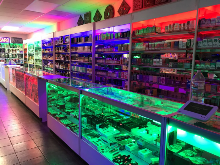elf bar vape uk Universal Smoke & Vape, Universal Smoke & Vape main image 0