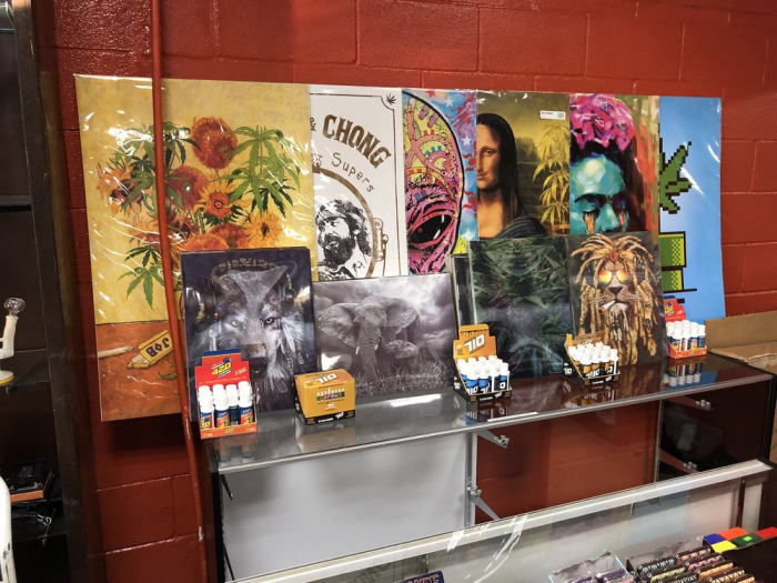 chicago tobacco laws The Smoke-Free Illinois Act prohibits all smoking devices or e-cigarettes  in all forms in or near all public areas or buildings. Everyone deserves to  breathe in fresh clean air in public