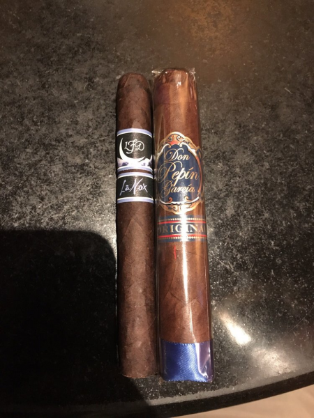 what does mold on tobacco look like I know this has been asked before but is this mold in my tobacco? I've noticed all of my English blends seem to get this stuff on it : r/PipeTobacco what does mold on tobacco look like I know this has been asked before but is this mold in my tobacco? I've noticed all of my English blends seem to get this stuff on it : r/PipeTobacco