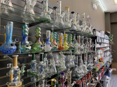 Smoke Shops near Evanston, Illinois zip code 60208