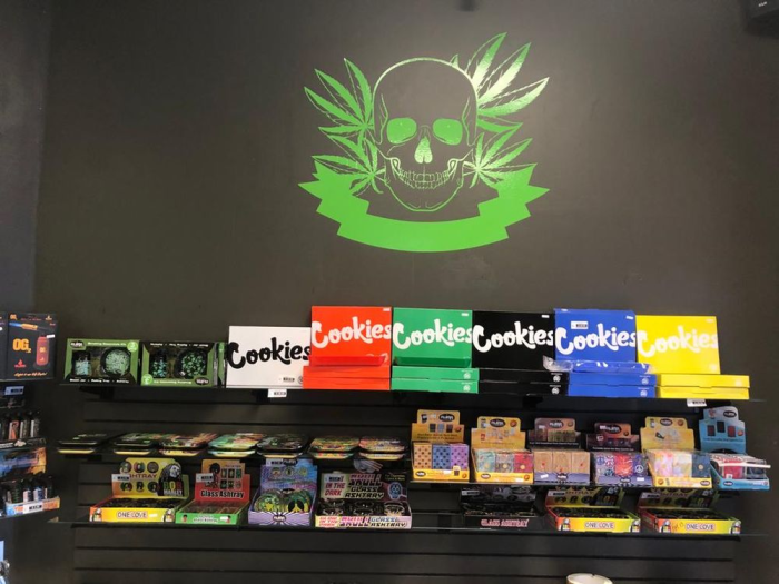 4 & 20 Cloud Smoke & Vape Smoke Shop, Tobacco in Woodstock, IL