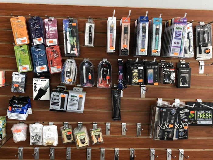 vape hut Vape and Co'