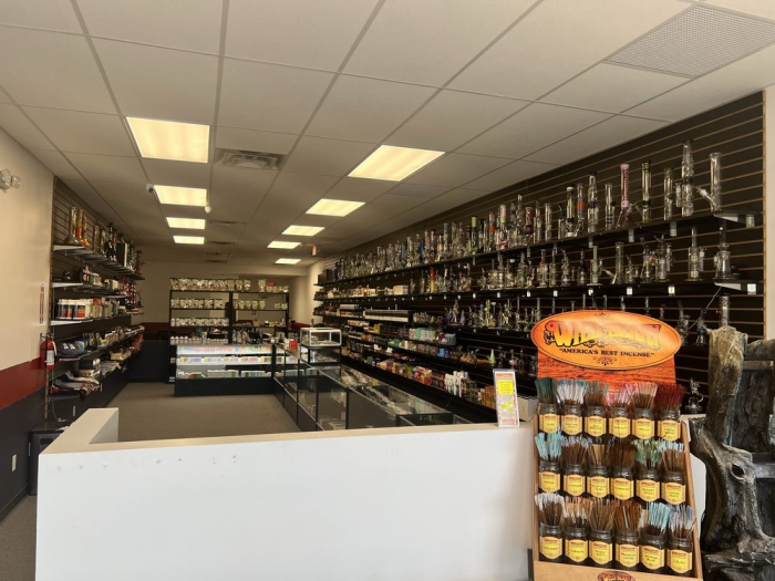 Smoke Tokz Lees Summit Smoke and Vape Shop 2 Smoke Shop in Lee's Summit, MO
