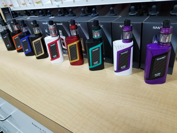 elfbar nachfüll pod läuft aus Vapessence inaugura en Carrefour Alcobendas su primer punto de venta en  Madrid main image 0